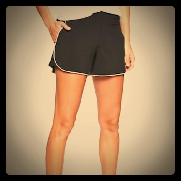 Athleta Pants - Athleta Brooklyn Luxe Shorts NWOT